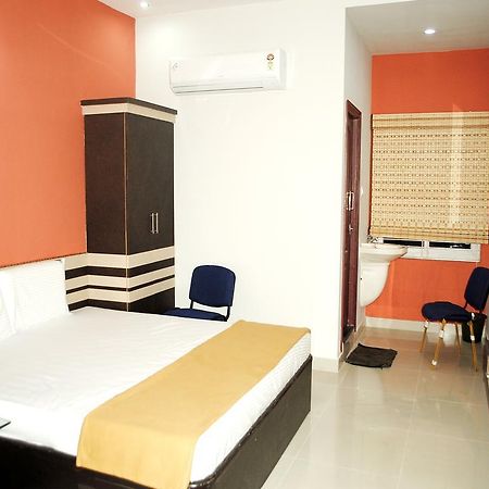 Ssr Hotel Srikalahasti Esterno foto