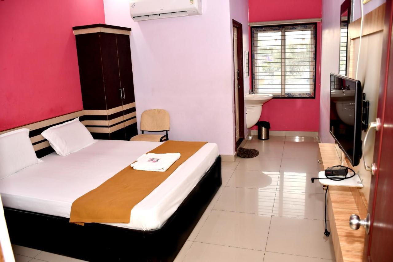 Ssr Hotel Srikalahasti Esterno foto