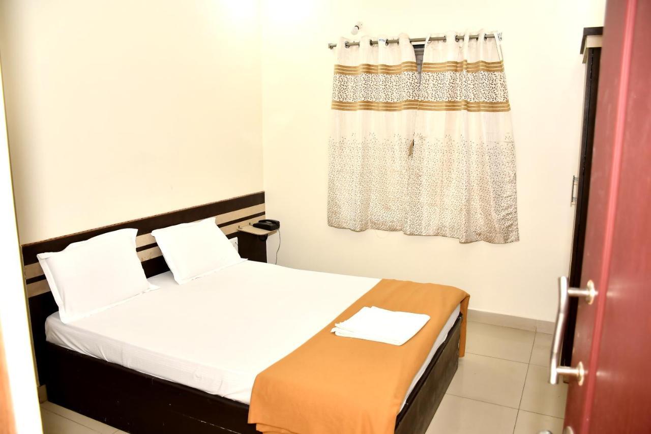 Ssr Hotel Srikalahasti Esterno foto