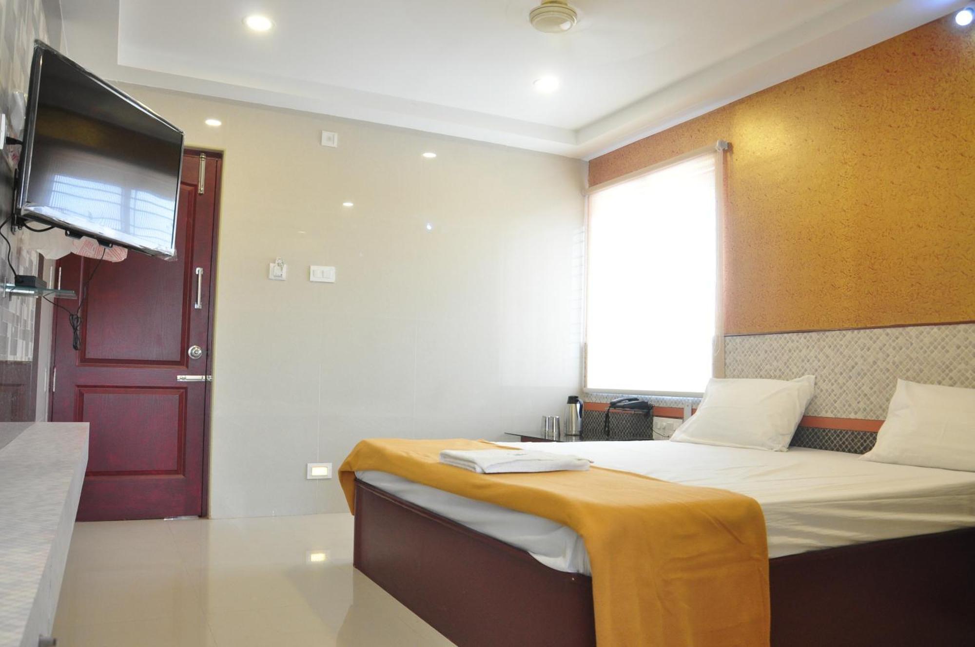 Ssr Hotel Srikalahasti Camera foto