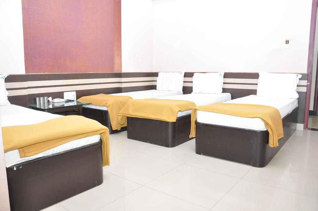 Ssr Hotel Srikalahasti Esterno foto