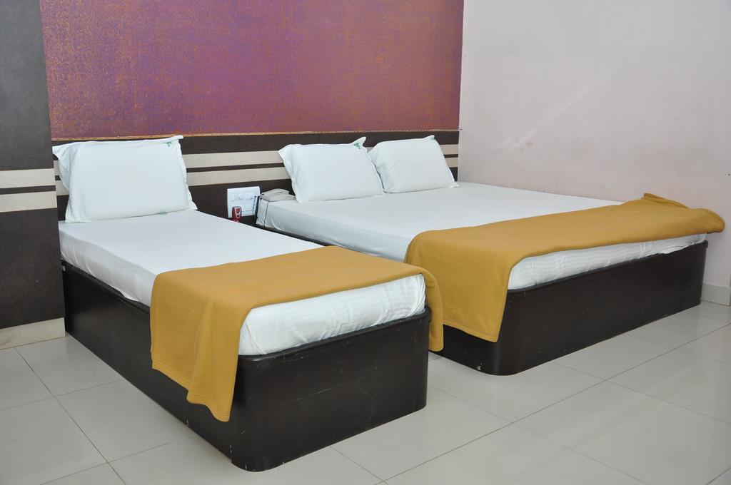 Ssr Hotel Srikalahasti Esterno foto