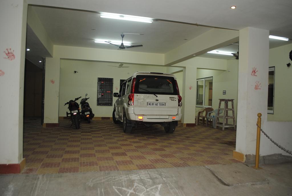 Ssr Hotel Srikalahasti Esterno foto