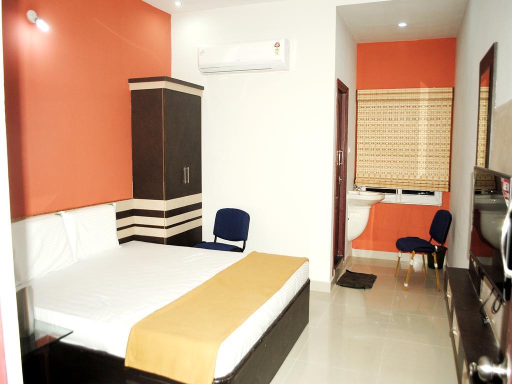 Ssr Hotel Srikalahasti Esterno foto