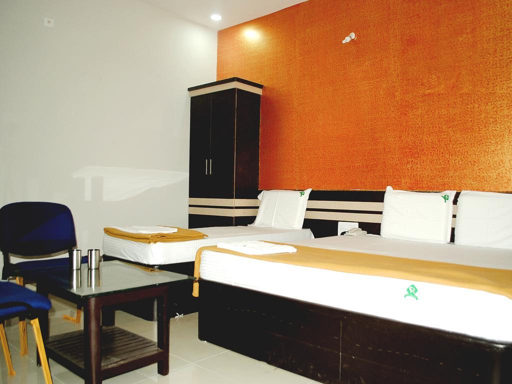 Ssr Hotel Srikalahasti Esterno foto