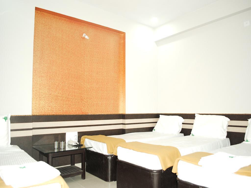 Ssr Hotel Srikalahasti Esterno foto