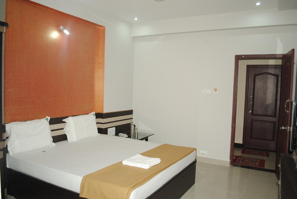 Ssr Hotel Srikalahasti Esterno foto