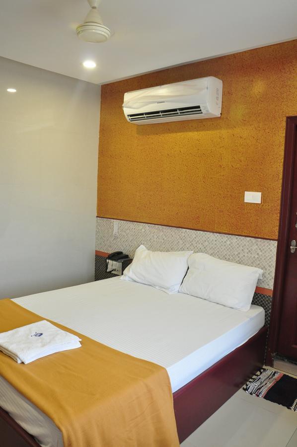 Ssr Hotel Srikalahasti Esterno foto